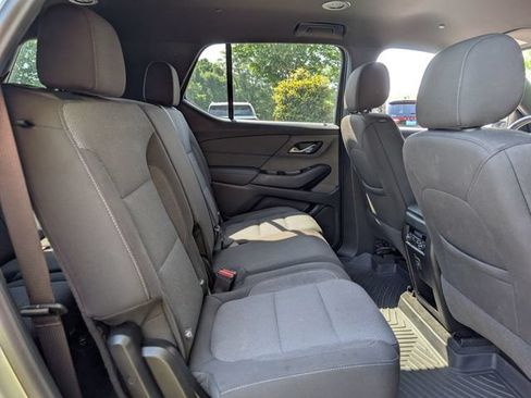 Used 2023 Chevrolet Traverse LT FWD image 27