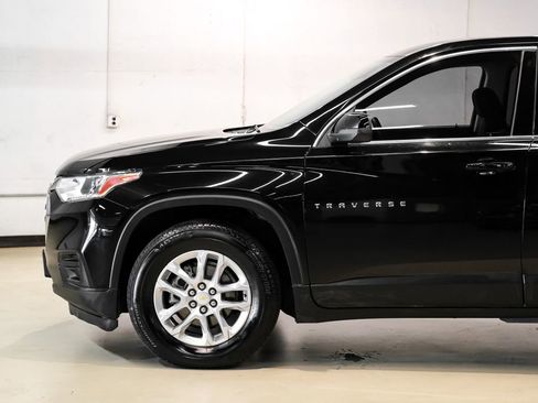Used 2021 Chevrolet Traverse LS w/ LPO, Black Accent Package image 12