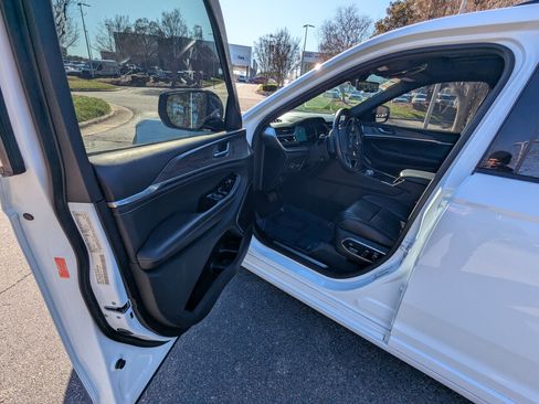 Certified 2022 Jeep Grand Cherokee L Overland w/ Advanced Protech Group III image 7