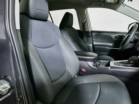 Used 2022 Toyota RAV4 LE AWD/4WD image 27