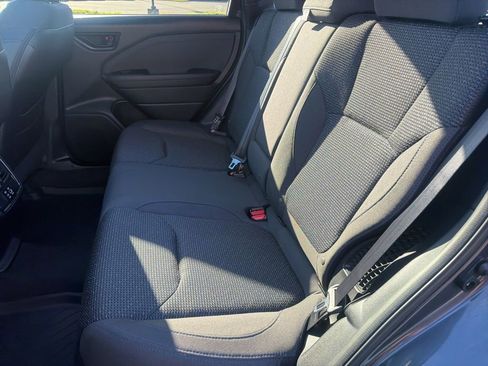 Certified 2025 Subaru Forester Premium AWD/4WD image 17