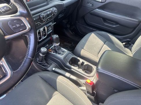 Used 2021 Jeep Wrangler Unlimited Sahara image 15