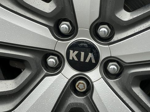 Used 2018 Kia Niro EX Premium image 6