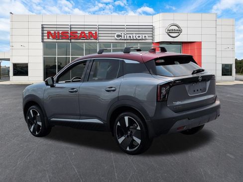 Used 2025 Nissan Kicks SR w/ Illumination Package FWD image 5