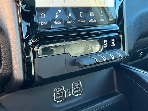 Used 2023 RAM 1500 Laramie image 24