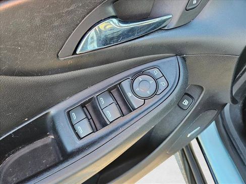 Used 2018 Chevrolet Volt Premier w/ Driver Confidence Package image 8