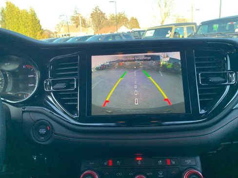 Used 2025 Dodge Durango GT image 28