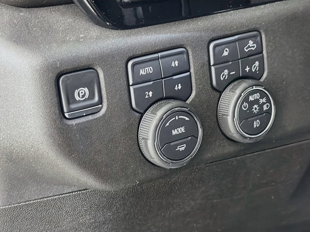 Used 2025 Chevrolet Silverado 2500 High Country w/ Technology Package AWD/4WD image 29