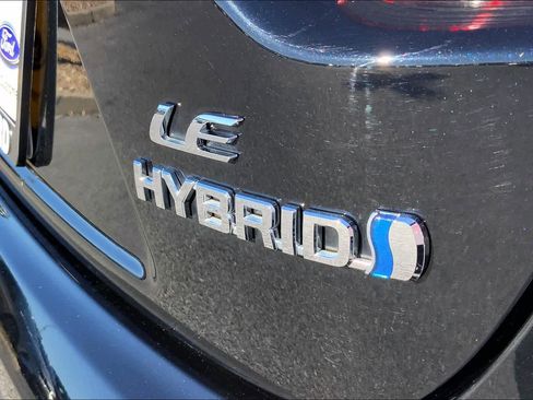 Used 2024 Toyota Corolla LE w/ LE Convenience Package image 9