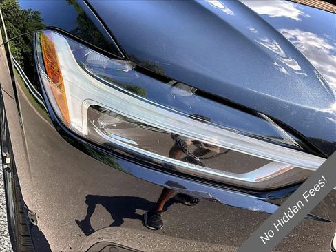 Used 2018 Volvo XC60 T5 Momentum w/ Vision Package AWD/4WD image 27