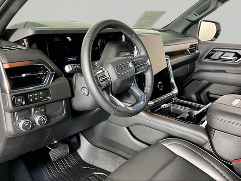 Used 2026 GMC Yukon XL Denali RWD image 16