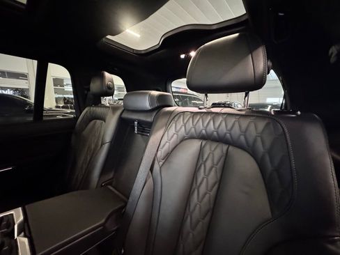 Used 2024 BMW X7 M60i image 25