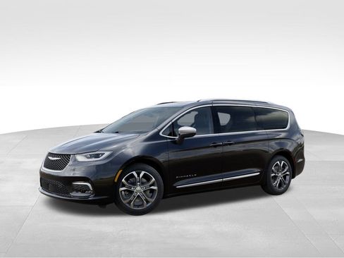 New 2026 Chrysler Pacifica Pinnacle image 2