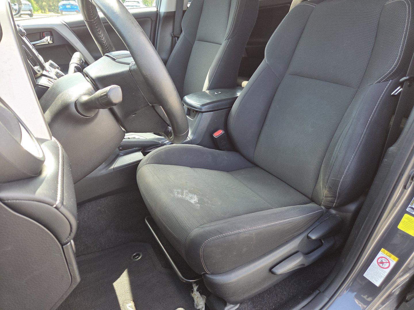Used 2018 Toyota RAV4 XLE w/ Plus Extra Value Package FWD image 23