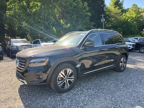 New 2025 Mercedes-Benz GLB 250 4MATIC image 4