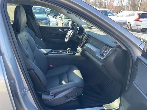 Certified 2025 Volvo XC60 B5 Core image 12