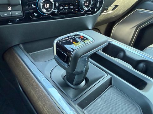 Certified 2023 Chevrolet Silverado 1500 High Country w/ High Country Premium Package AWD/4WD image 27