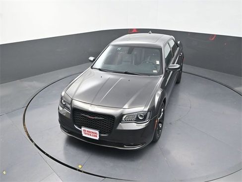 Used 2023 Chrysler 300 S image 20