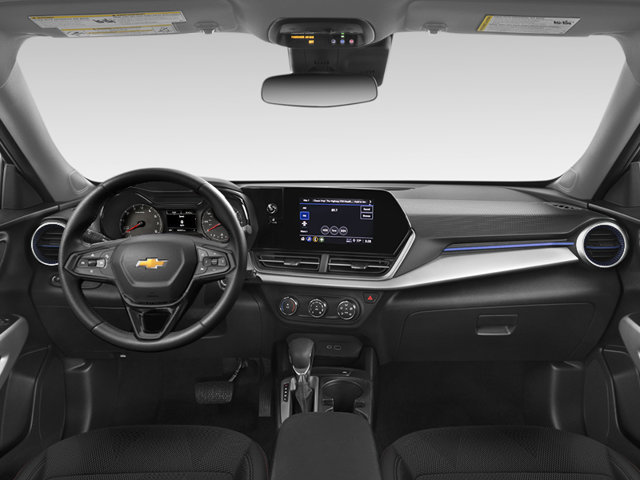 Used 2024 Chevrolet Trax LS w/ LS Convenience Package FWD image 3