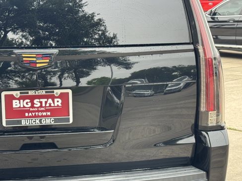 Used 2016 Cadillac Escalade Premium RWD image 10