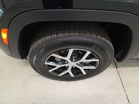 Used 2025 Jeep Grand Cherokee Limited w/ Trailer Tow Package image 2