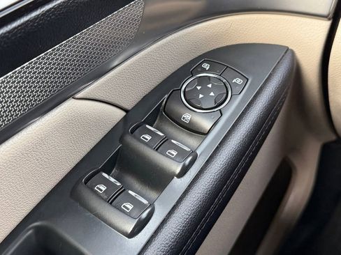 Used 2018 Ford Explorer XLT w/ Equipment Group 202A image 19