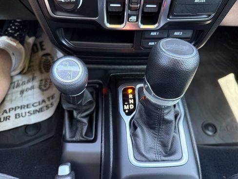 Used 2023 Jeep Wrangler Unlimited Sport AWD/4WD image 38