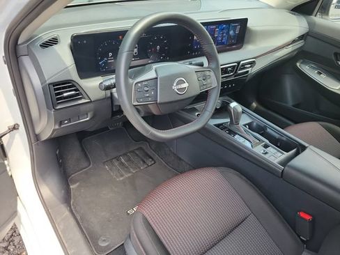 Used 2026 Nissan Sentra SR w/ Floor Mat Package FWD image 9