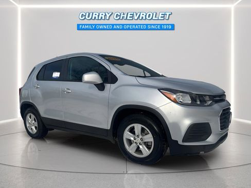 Used 2020 Chevrolet Trax LS w/ Tint and Cruise Package image 1