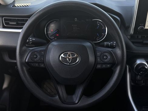 Used 2025 Toyota RAV4 XLE AWD/4WD image 14