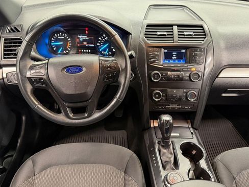 Used 2019 Ford Explorer XLT AWD/4WD image 24