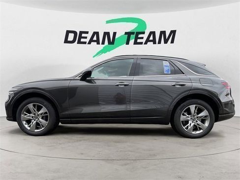 Used 2025 Genesis GV70 3.5T Sport image 5