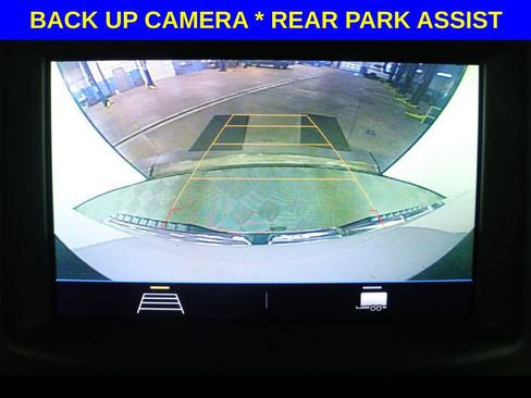 Used 2021 GMC Sierra 2500 4x4 Crew Cab w/ Convenience Package image 8