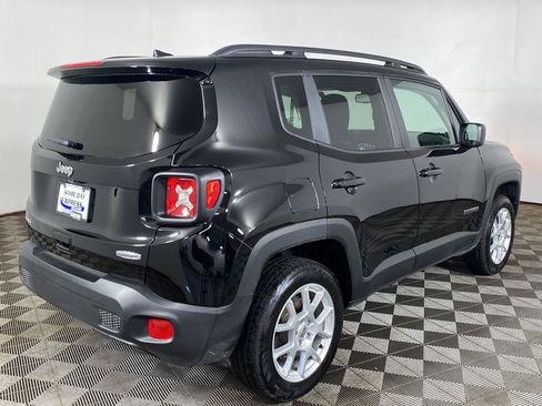 Used 2022 Jeep Renegade Latitude w/ Convenience Group AWD/4WD image 4
