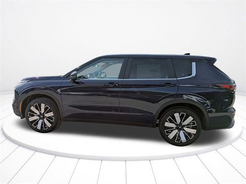 New 2025 Mitsubishi Outlander SE image 7