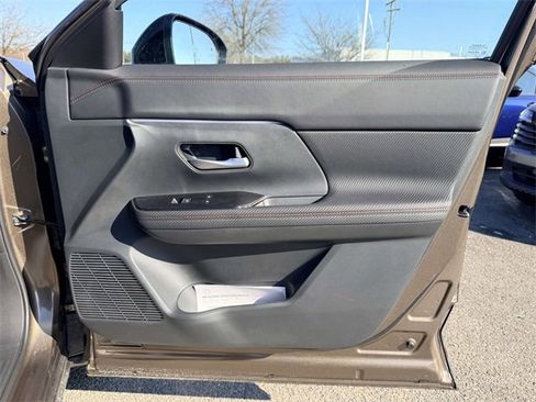 New 2026 Nissan Kicks SR w/ Cold Weather Package image 7