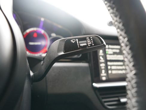 Used 2021 Porsche Cayenne Turbo image 38