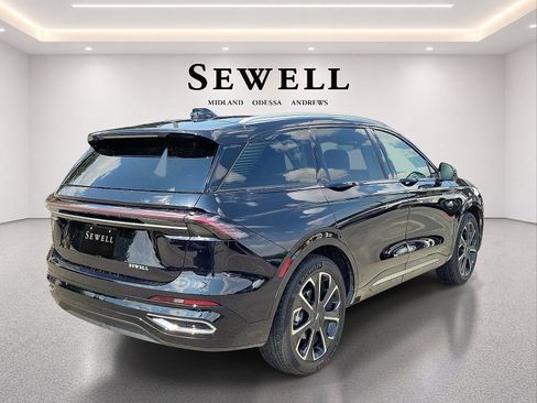 Certified 2024 Lincoln Nautilus Reserve w/ Equipment Group 202A AWD/4WD image 4
