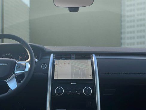 New 2026 Land Rover Discovery Limited Edition image 18