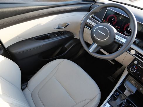 Used 2026 Hyundai Tucson SEL image 9