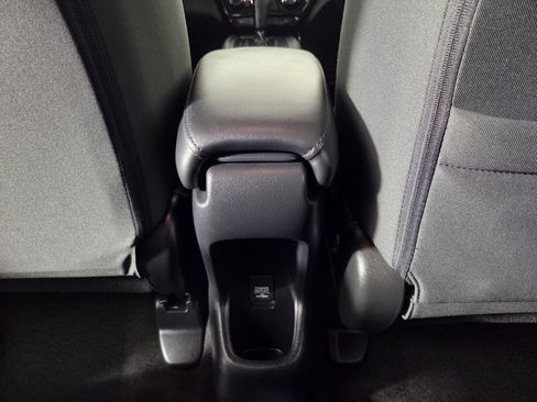 Used 2021 Honda HR-V LX image 27