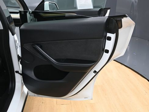 Used 2023 Tesla Model Y Long Range AWD/4WD image 40