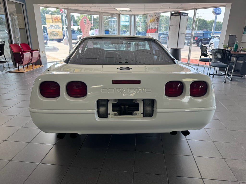 Used 1991 Chevrolet Corvette Coupe RWD image 5