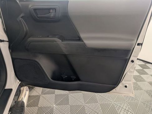 Used 2019 Toyota Tacoma SR w/ SR Convenience Package image 30