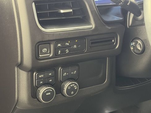 Used 2023 Chevrolet Tahoe Premier AWD/4WD image 12
