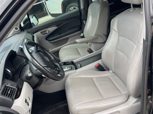 Used 2016 Honda Pilot Touring image 14