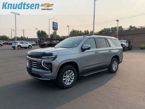 Used 2025 Chevrolet Tahoe LT w/ Comfort Package AWD/4WD image 3