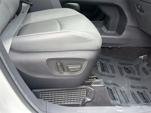 Used 2024 Toyota Sienna XLE image 40