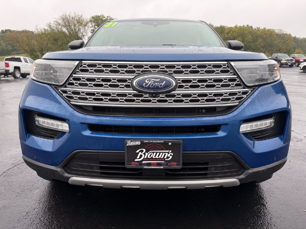 Used 2021 Ford Explorer Limited w/ Equipment Group 301A AWD/4WD image 2