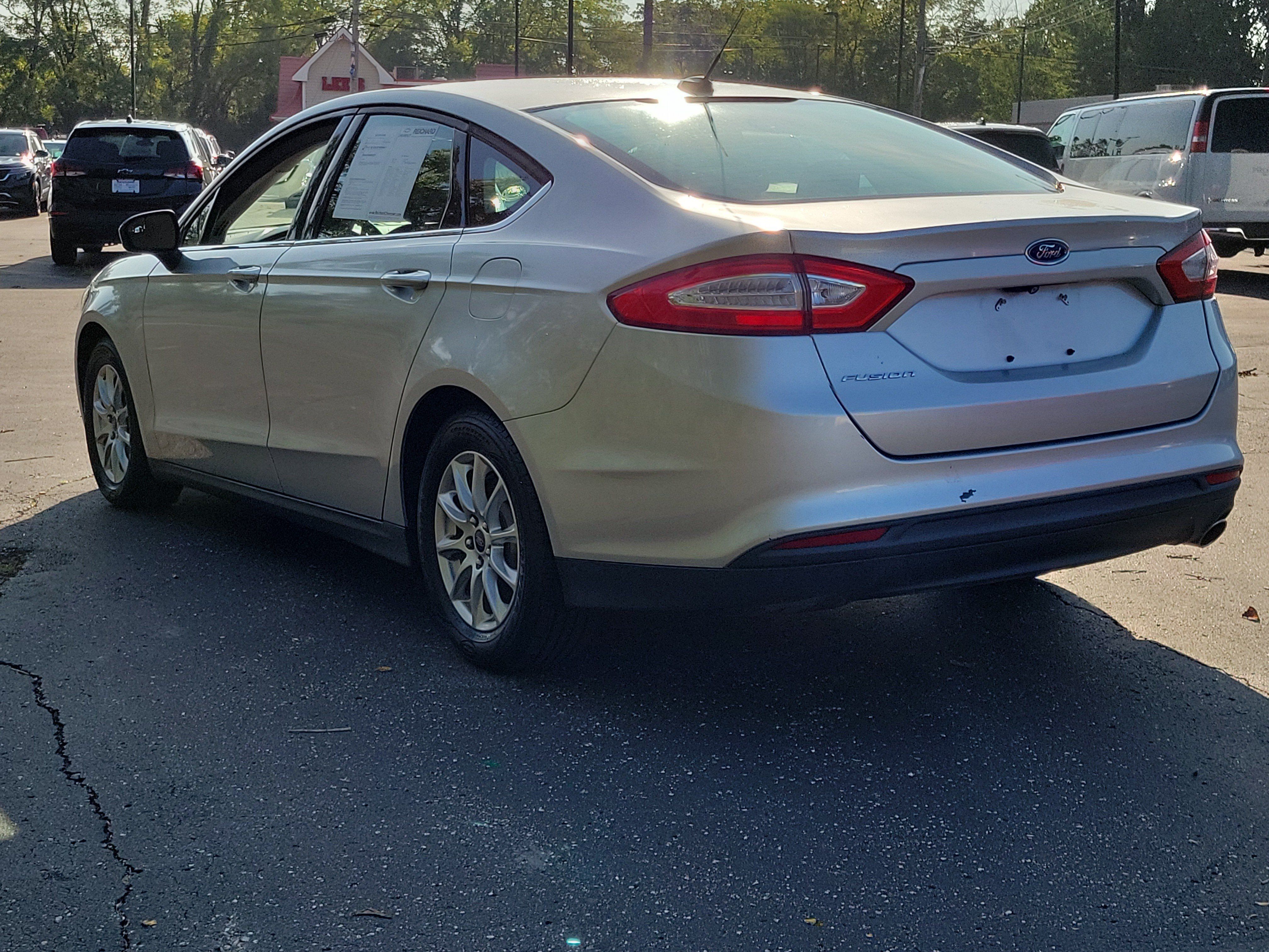 Used 2015 Ford Fusion S FWD image 3